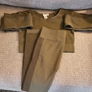 Bozzolo Olive Women's Leggings Set